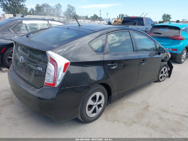 Toyota Prius Two 2014 JTDKN3DU9E1761104 Image 4