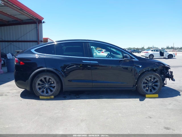 Продажа на аукционе авто 2018 Tesla Model X 100d/75d/p100d, vin: 5YJXCDE20JF103669, номер лота: 45814455