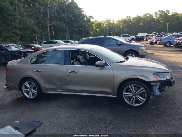 Aukcja sprzedaży 2015 Volkswagen Passat 1.8t Sel Premium, vin: 1VWCT7A33FC027008, numer aukcji: 45814500