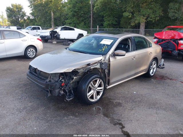 Aukcja sprzedaży 2015 Volkswagen Passat 1.8t Sel Premium, vin: 1VWCT7A33FC027008, numer aukcji: 45814500