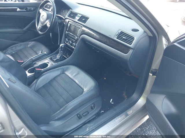 Aukcja sprzedaży 2015 Volkswagen Passat 1.8t Sel Premium, vin: 1VWCT7A33FC027008, numer aukcji: 45814500
