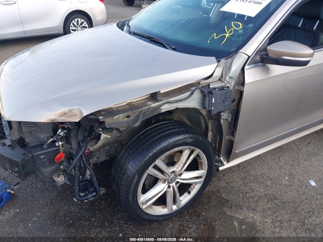 Aukcja sprzedaży 2015 Volkswagen Passat 1.8t Sel Premium, vin: 1VWCT7A33FC027008, numer aukcji: 45814500