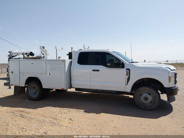 45814543 :رقم المزاد ، 1FD8X3HN6REE68018 vin ، 2024 Ford F-350 Chassis Xl مزاد بيع