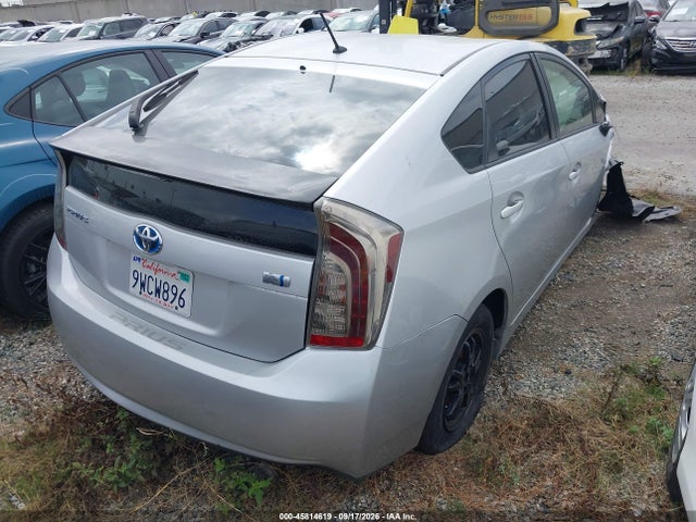 Toyota Prius Two 2015 JTDKN3DU1F1928475 Image 4
