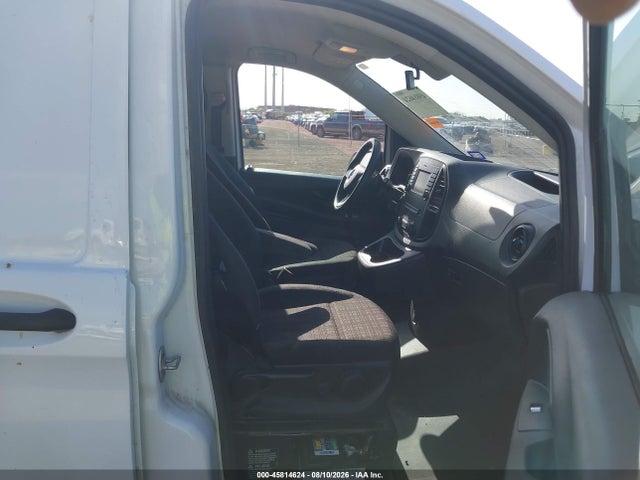 45814624 :رقم المزاد ، WD3PG2EA8J3355712 vin ، 2018 Mercedes-benz Metris مزاد بيع