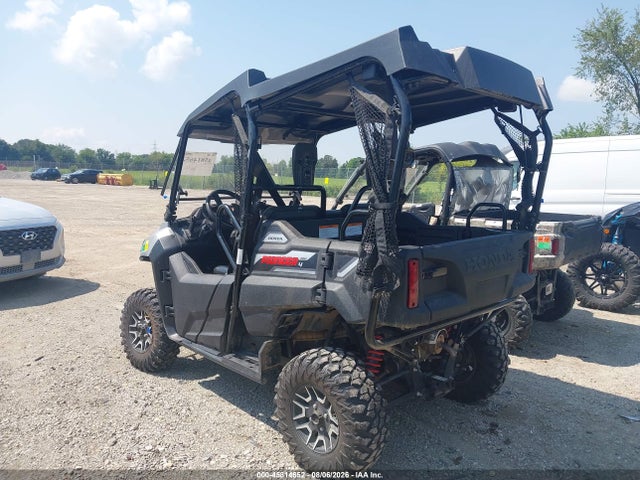 1HFVE02HXH4302948 Honda Sxs700 M4