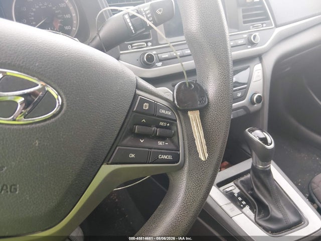 5NPD84LF0JH313135 Hyundai ELANTRA SEL