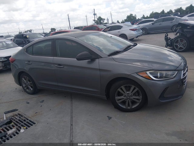 5NPD84LF0JH313135 Hyundai ELANTRA SEL