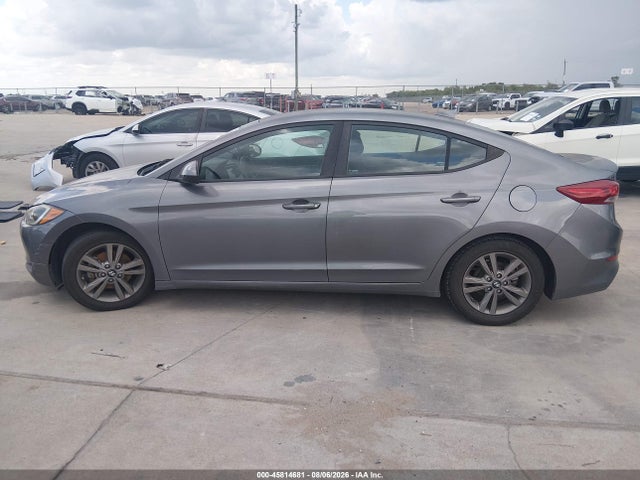 5NPD84LF0JH313135 Hyundai ELANTRA SEL