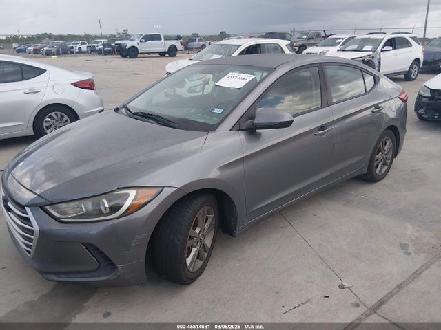 5NPD84LF0JH313135 Hyundai ELANTRA SEL