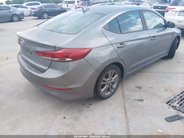 5NPD84LF0JH313135 Hyundai ELANTRA SEL