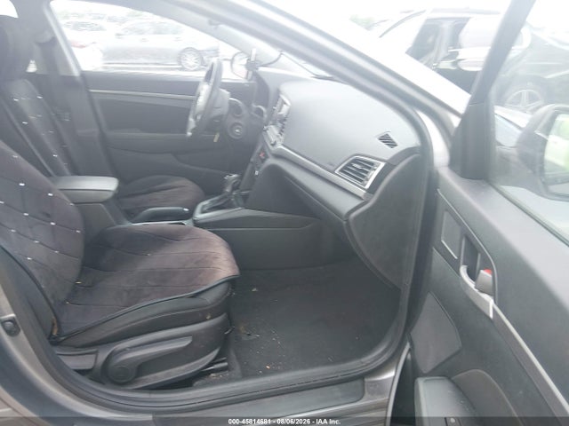 5NPD84LF0JH313135 Hyundai ELANTRA SEL