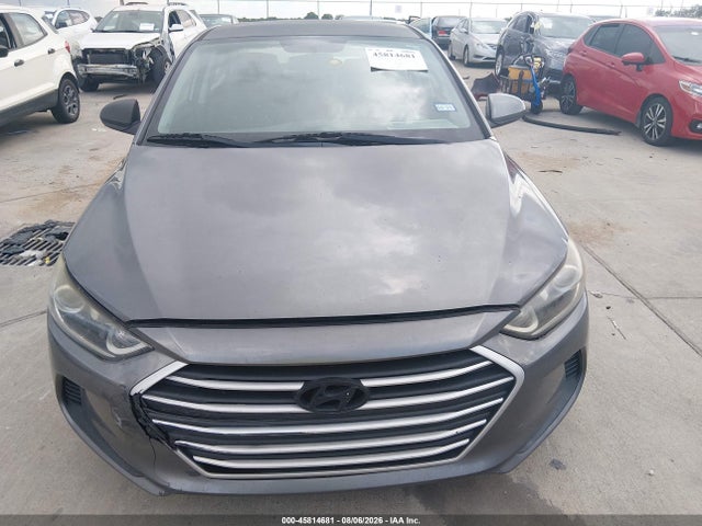 5NPD84LF0JH313135 Hyundai ELANTRA SEL