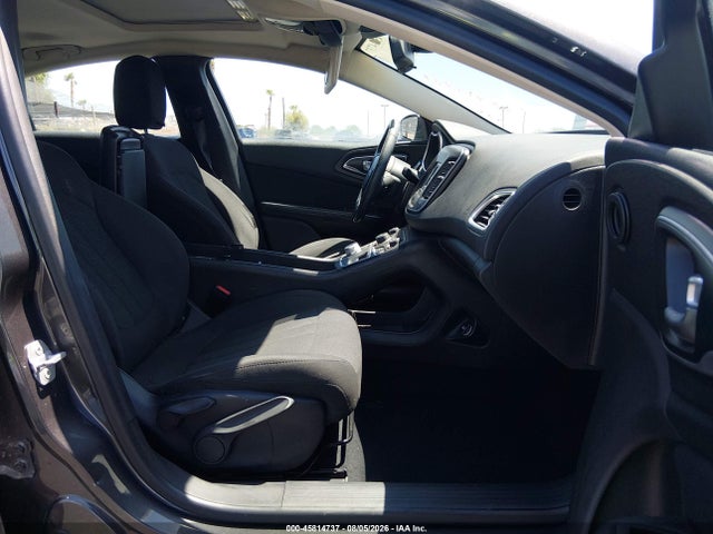Chrysler 200 Limited 2015 1C3CCCAB0FN742260 Image 5