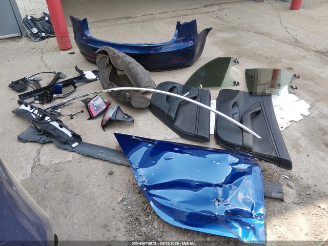 45814972 :رقم المزاد ، 5YJ3E1EA5JF043483 vin ، 2018 Tesla Model 3 Long Range/mid Range مزاد بيع