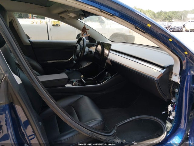 45814972 :رقم المزاد ، 5YJ3E1EA5JF043483 vin ، 2018 Tesla Model 3 Long Range/mid Range مزاد بيع