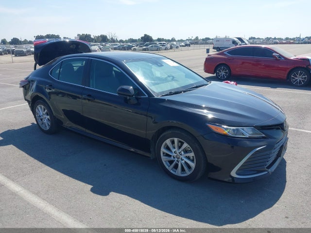 Toyota CAMRY LE 2022 4T1C11AK0NU634467 Image 1