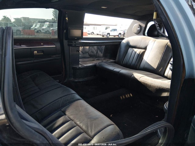 Aukcja sprzedaży 2005 Lincoln Town Car Executive, vin: 1L1FM88WX5Y652538, numer aukcji: 45815073