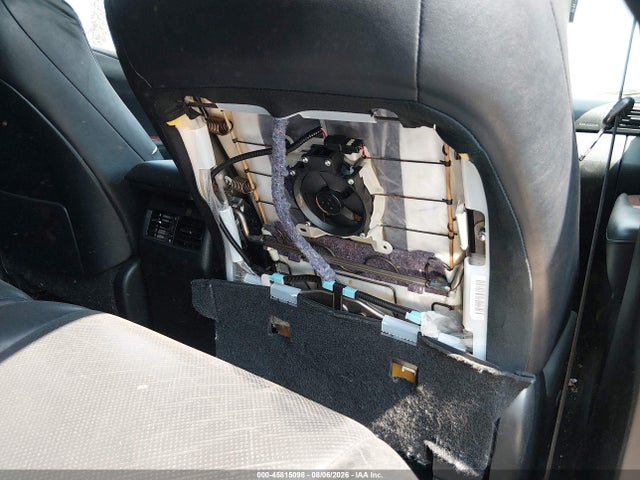 45815098 :رقم المزاد ، JTJBC1BA3B2421548 vin ، 2011 Lexus Rx 450h مزاد بيع