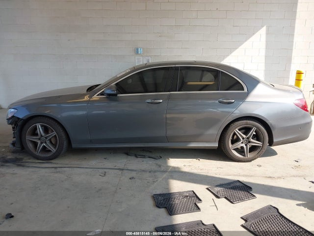 WDDZF4KB3JA335668 Mercedes-Benz E 300 4matic