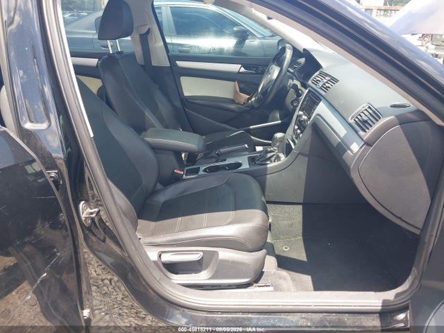 2013 Volkswagen Passat 2.5l Se მანქანა იყიდება აუქციონზე, vin: 1VWBH7A38DC079857, აუქციონის ნომერი: 45815211