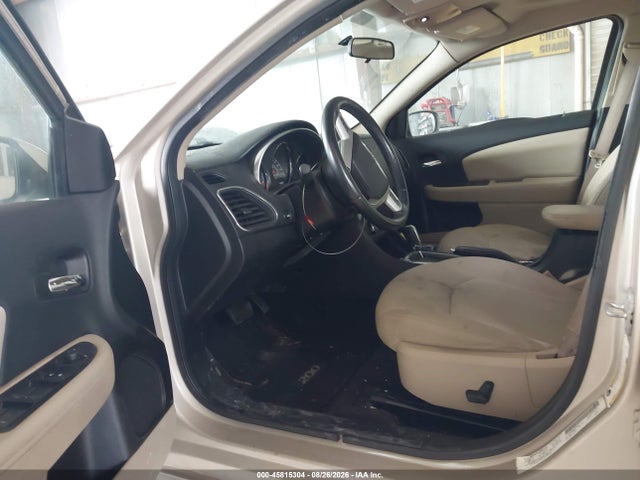 45815304 :رقم المزاد ، 1C3CCBBB2DN678907 vin ، 2013 Chrysler 200 Touring مزاد بيع