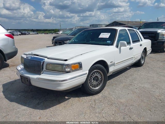 Aukcja sprzedaży 1996 Lincoln Town Car Sgn/dmnd Anv/cypress/jn, vin: 1LNLM82W6TY717697, numer aukcji: 45815353