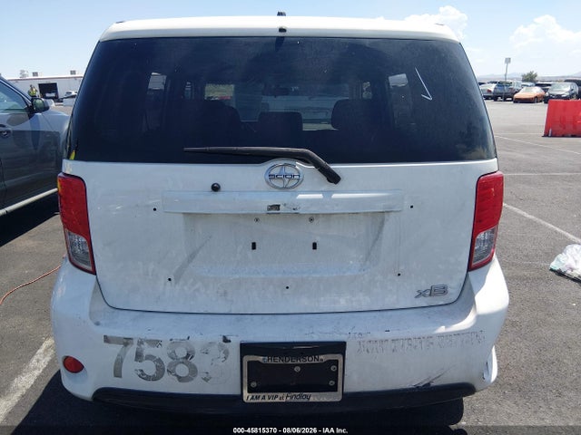 Scion XB 2014 JTLZE4FE6EJ062558 Image 16