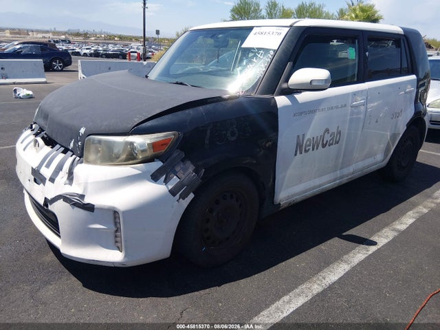 Scion XB 2014 JTLZE4FE6EJ062558 Image 2