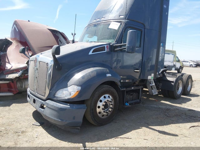 Kenworth T680 2022 1NKYD39X4NJ480018 Image 2