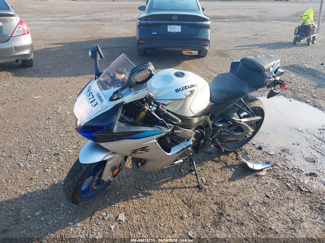 Suzuki GSX-R750 2026 JS1GR7MA4T7100298 Image 2