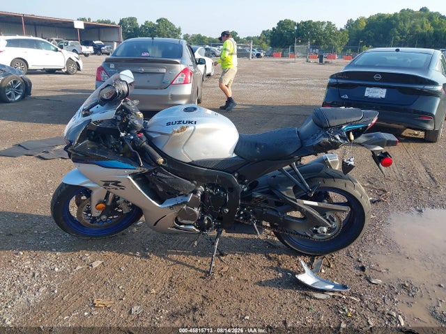 Suzuki GSX-R750 2026 JS1GR7MA4T7100298 Image 13