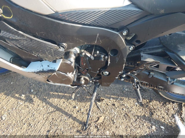 Suzuki GSX-R750 2026 JS1GR7MA4T7100298 Image 9