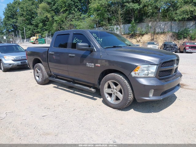 45816024 :رقم المزاد ، 3C6RR7KT7JG123666 vin ، 2018 Ram 1500 Express  4x4 5'7 Box مزاد بيع