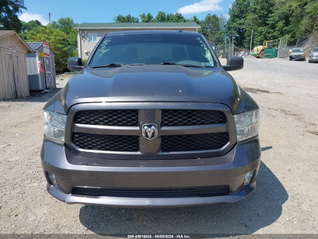 45816024 :رقم المزاد ، 3C6RR7KT7JG123666 vin ، 2018 Ram 1500 Express  4x4 5'7 Box مزاد بيع