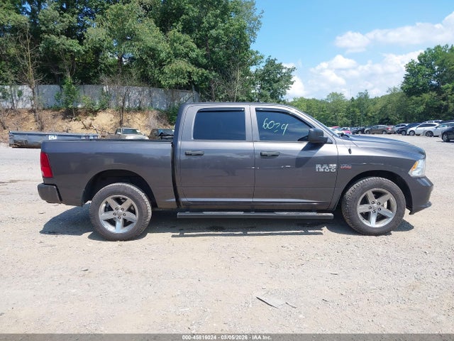 45816024 :رقم المزاد ، 3C6RR7KT7JG123666 vin ، 2018 Ram 1500 Express  4x4 5'7 Box مزاد بيع