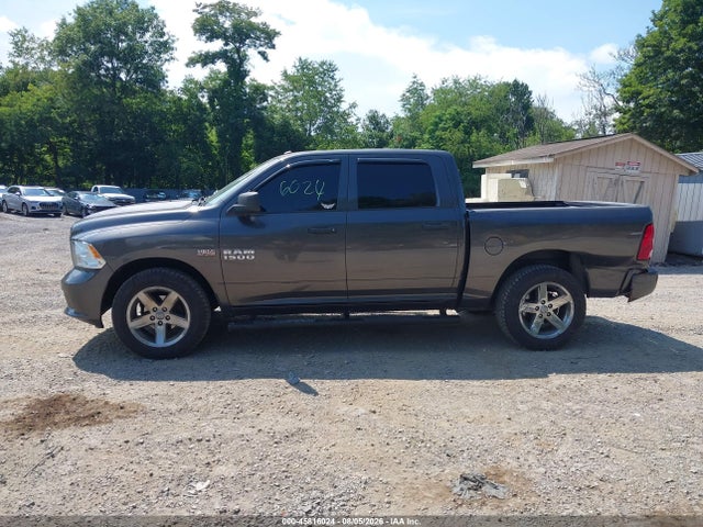 45816024 :رقم المزاد ، 3C6RR7KT7JG123666 vin ، 2018 Ram 1500 Express  4x4 5'7 Box مزاد بيع