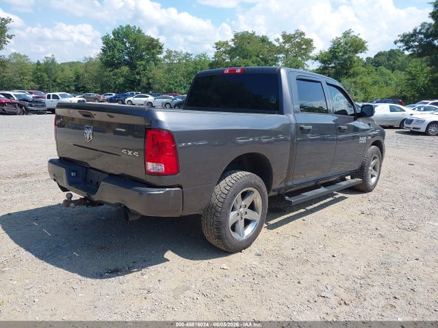 45816024 :رقم المزاد ، 3C6RR7KT7JG123666 vin ، 2018 Ram 1500 Express  4x4 5'7 Box مزاد بيع