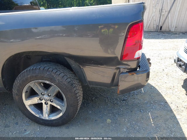 45816024 :رقم المزاد ، 3C6RR7KT7JG123666 vin ، 2018 Ram 1500 Express  4x4 5'7 Box مزاد بيع