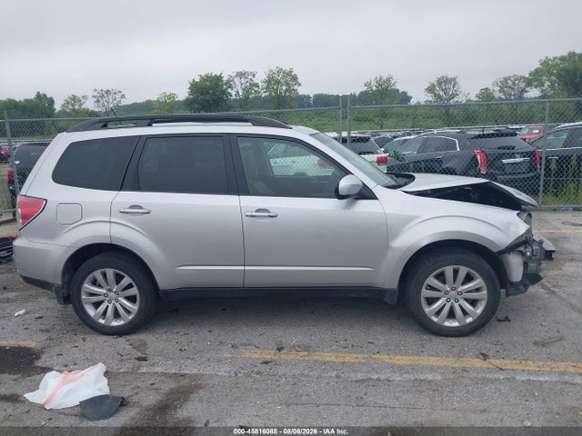 45816088 :رقم المزاد ، JF2SHAEC5BH709975 vin ، 2011 Subaru Forester 2.5x Limited مزاد بيع