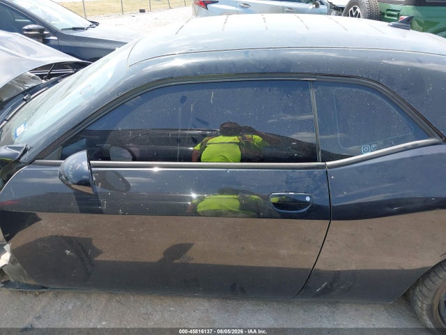 45816137 :رقم المزاد ، 2C3CDZBT7GH218301 vin ، 2016 Dodge Challenger R/t Plus مزاد بيع