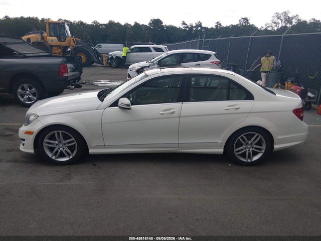 2012 Mercedes-benz C 300 Sport 4matic მანქანა იყიდება აუქციონზე, vin: WDDGF8BB2CF915644, აუქციონის ნომერი: 45816148