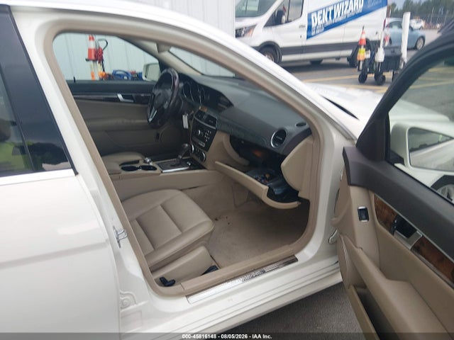 2012 Mercedes-benz C 300 Sport 4matic მანქანა იყიდება აუქციონზე, vin: WDDGF8BB2CF915644, აუქციონის ნომერი: 45816148