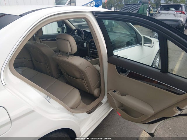 2012 Mercedes-benz C 300 Sport 4matic მანქანა იყიდება აუქციონზე, vin: WDDGF8BB2CF915644, აუქციონის ნომერი: 45816148