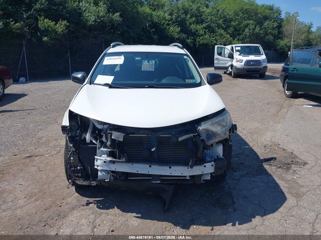 JTMZFREV2GJ086429 Toyota RAV4 LE