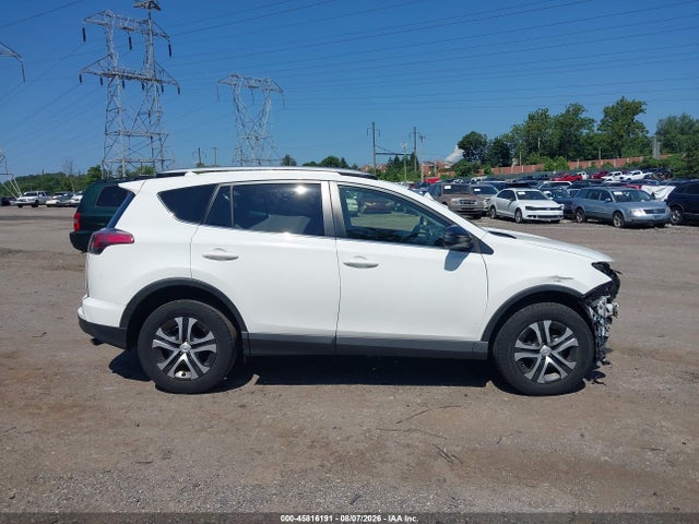 JTMZFREV2GJ086429 Toyota RAV4 LE