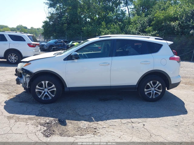 JTMZFREV2GJ086429 Toyota RAV4 LE