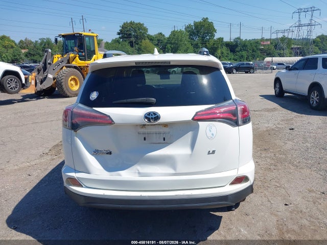 JTMZFREV2GJ086429 Toyota RAV4 LE