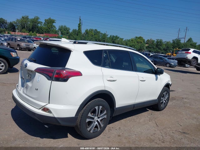 JTMZFREV2GJ086429 Toyota RAV4 LE