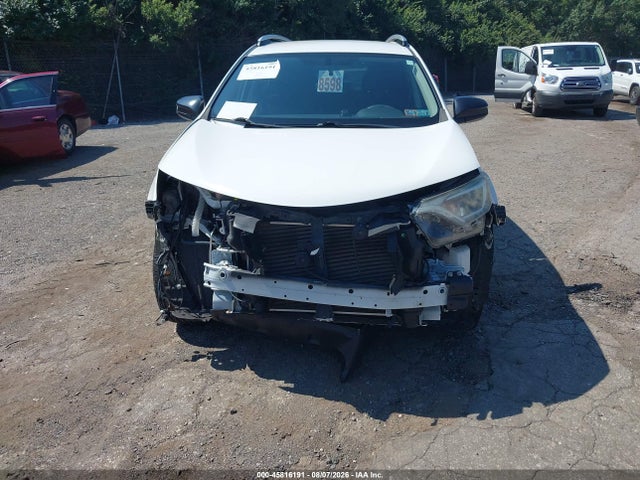 JTMZFREV2GJ086429 Toyota RAV4 LE